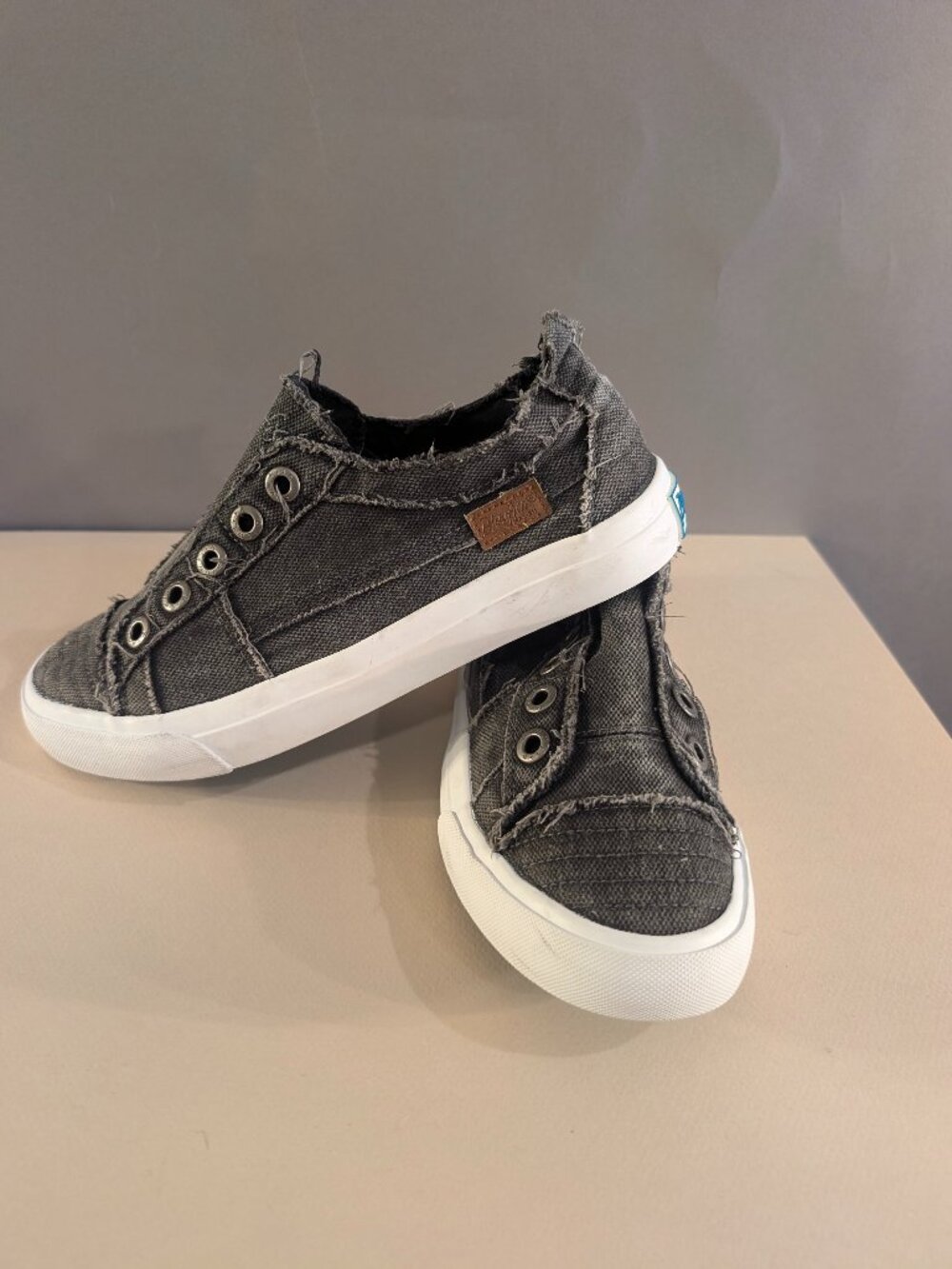 Blowfish Malibu Distressed Black Canvas Slip-On Sneakers Women's Size 7.5